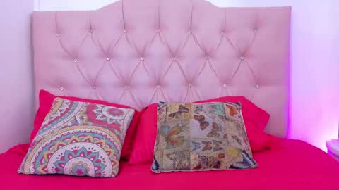 pamela_morales_ online show from May 2, 6:24 pm