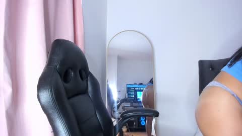 Snapshot of pamela_trouble chatting on December 3, 1:30 am pamela_trouble online show from December 3, 1:30 am