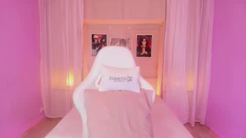  P A M  online show from February 19, 8:52 pm