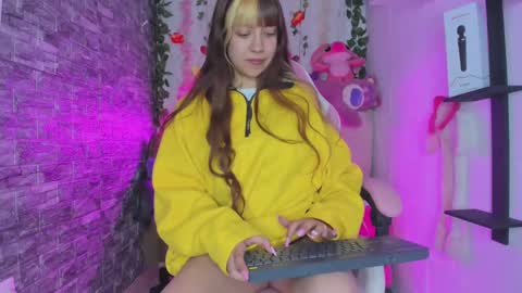 pamelajhonsom online show from December 22, 5:56 am