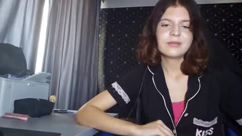 Snapshot of pamelamcmeen chatting on October 15, 6:02 am Pamela online show from October 15, 6:02 am