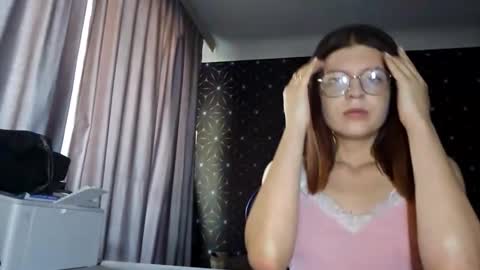 Snapshot of pamelamcmeen chatting on October 21, 7:31 am Pamela online show from October 21, 7:31 am