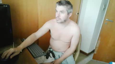 Snapshot of panchomadrid chatting on May 5, 12:46 pm Pancho Madrid online show from May 5, 12:46 pm