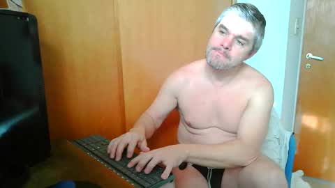 Snapshot of panchomadrid chatting on May 14, 1:29 pm Pancho Madrid online show from May 14, 1:29 pm