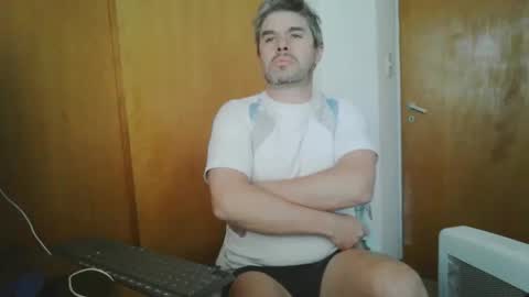 Snapshot of panchomadrid chatting on May 18, 6:25 pm Pancho Madrid online show from May 18, 6:25 pm