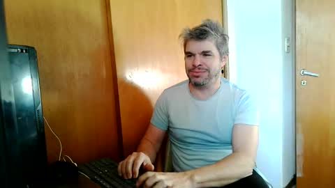 Snapshot of panchomadrid chatting on May 21, 12:23 pm Pancho Madrid online show from May 21, 12:23 pm