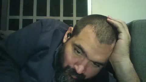 pandaguiar77 online show from April 17, 6:27 am