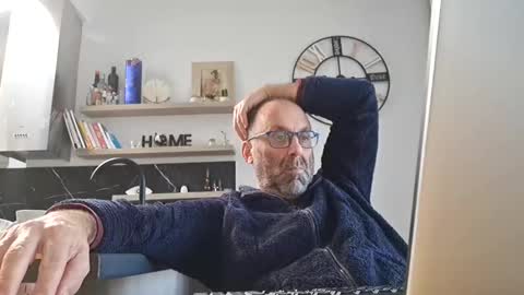 pansak1973 online show from December 12, 10:02 am