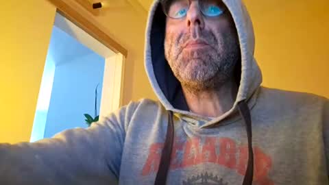 pansak1973 online show from February 22, 2:41 pm