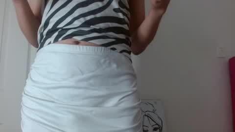 Snapshot of pantera_white chatting on June 24, 12:59 pm pantera_white online show from June 24, 12:59 pm