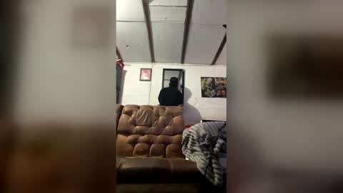 panthers_room online show from April 7, 10:09 pm