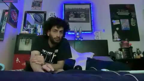 PantsLessTraveler online show from December 2, 1:11 am