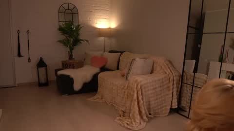 Kristina Kriss online show from February 22, 5:44 pm