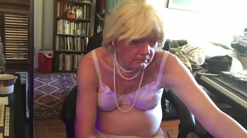 Snapshot of pantyvloletlace chatting on July 8, 9:30 pm Pantyvioletlace online show from July 8, 9:30 pm