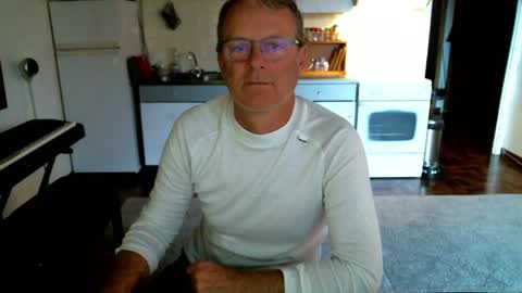 Snapshot of papa_show chatting on January 9, 10:41 am papa_show online show from January 9, 10:41 am