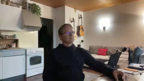 Snapshot of papa_show chatting on January 27, 3:18 pm papa_show online show from January 27, 3:18 pm