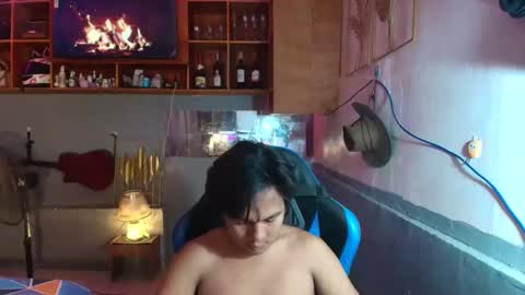 Snapshot of papacitocyril chatting on April 22, 2:36 am Papacito Cyril online show from April 22, 2:36 am