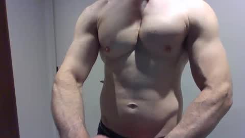 Snapshot of papi5850 chatting on December 15, 12:07 am papi5850 online show from December 15, 12:07 am