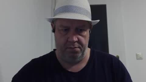 Snapshot of para3214 chatting on October 8, 10:46 am para3214 online show from October 8, 10:46 am