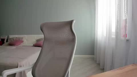 Snapshot of paradi_se chatting on October 21, 8:26 am Melena online show from October 21, 8:26 am