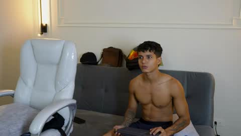 Ryan And Casper online show from January 18, 2:14 am