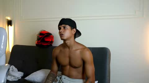 Ryan And Casper online show from February 7, 3:23 am