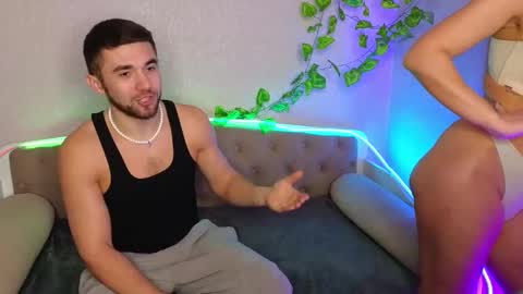 Snapshot of paradisepleasure_ chatting on February 20, 1:57 am Allie  Alex Thumbs up if you like us online show from February 20, 1:57 am