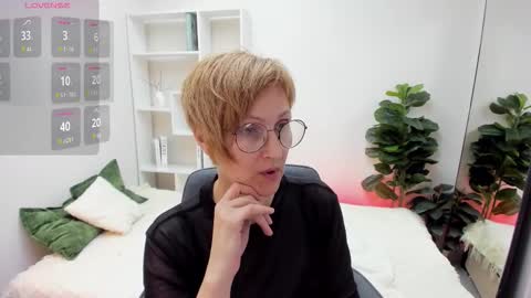 Paris online show from March 21, 6:00 pm