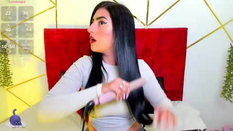 paris_evans_01 online show from January 7, 12:40 pm