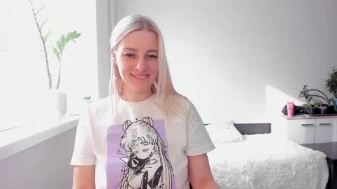 Snapshot of paris_hilt_on chatting on March 1, 7:41 am Sasha online show from March 1, 7:41 am