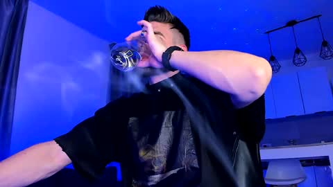 Paris online show from December 17, 10:00 pm