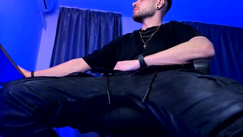 Paris online show from January 17, 10:23 pm