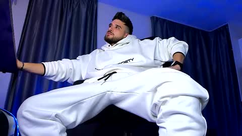 Paris online show from October 7, 7:33 pm