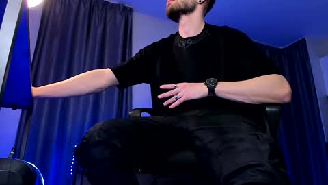 Paris online show from March 4, 1:00 am