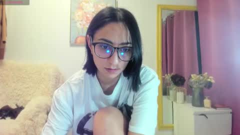 Snapshot of paris_x_hilton chatting on February 22, 7:12 pm Paris online show from February 22, 7:12 pm