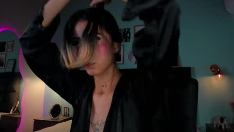 PARIS online show from February 12, 1:41 am