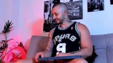 parker lavine online show from October 25, 2:19 am