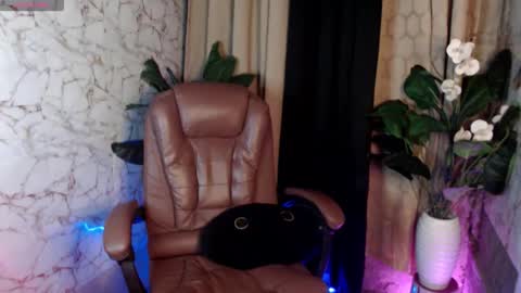 HENRY online show from April 16, 10:34 pm