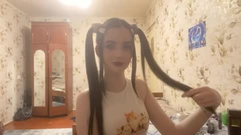 Snapshot of partheniamachle chatting on May 13, 4:26 pm Milana online show from May 13, 4:26 pm