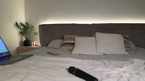 Anna online show from September 18, 6:32 pm