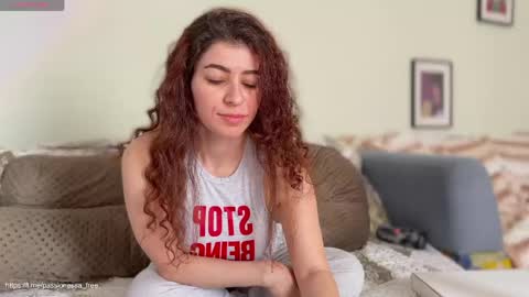 Snapshot of passionessa chatting on May 12, 9:06 am Call me Miss Alice Careful Passion Queen online show from May 12, 9:06 am