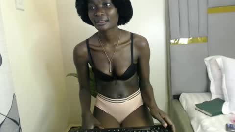 Snapshot of patie256 chatting on February 20, 11:11 am penny jagens online show from February 20, 11:11 am