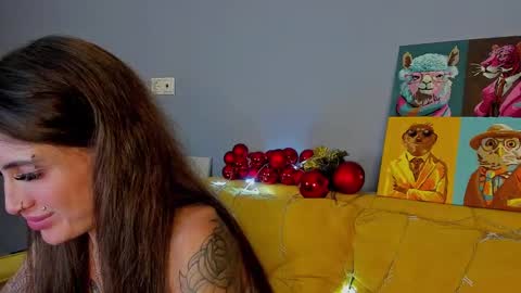 Snapshot of patricia_cox chatting on December 22, 12:50 am Patricia GMT2 Wed-Thu 5-11am Sat-Mon 5-11am online show from December 22, 12:50 am