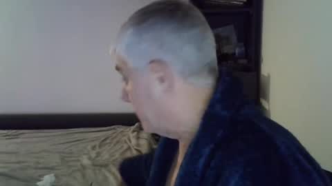 Snapshot of patrick5275 chatting on December 12, 10:42 pm patrick5275 online show from December 12, 10:42 pm
