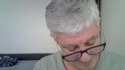 Snapshot of patrick5275 chatting on January 3, 9:58 am patrick5275 online show from January 3, 9:58 am