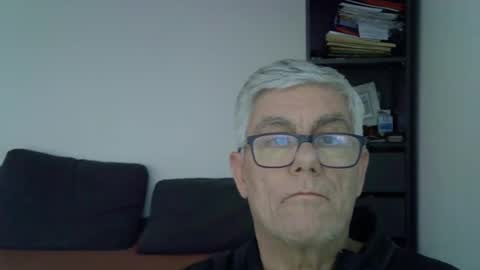 Snapshot of patrick5275 chatting on January 7, 4:16 pm patrick5275 online show from January 7, 4:16 pm