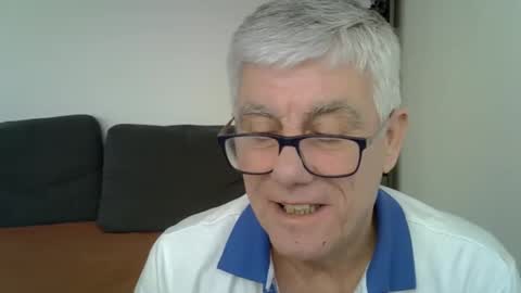 Snapshot of patrick5275 chatting on January 8, 9:53 am patrick5275 online show from January 8, 9:53 am