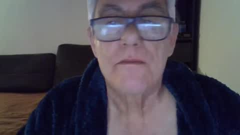 Snapshot of patrick5275 chatting on January 18, 5:52 am patrick5275 online show from January 18, 5:52 am