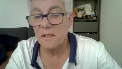 Snapshot of patrick5275 chatting on January 18, 9:45 am patrick5275 online show from January 18, 9:45 am