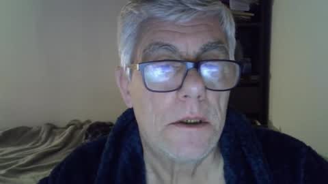 Snapshot of patrick5275 chatting on January 21, 6:22 am patrick5275 online show from January 21, 6:22 am